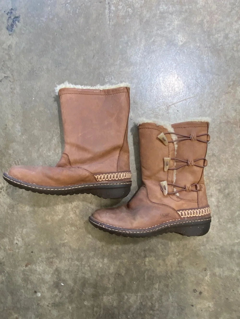 UGG Australia leather/sheepskin winter boots